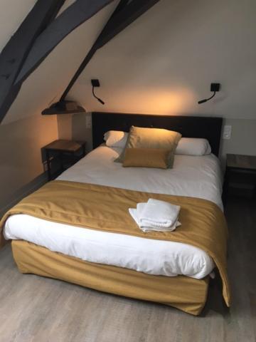 Le Relais Hotel Saint-Quentin-les-Anges Eksteriør billede