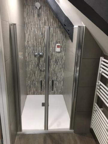 Le Relais Hotel Saint-Quentin-les-Anges Eksteriør billede
