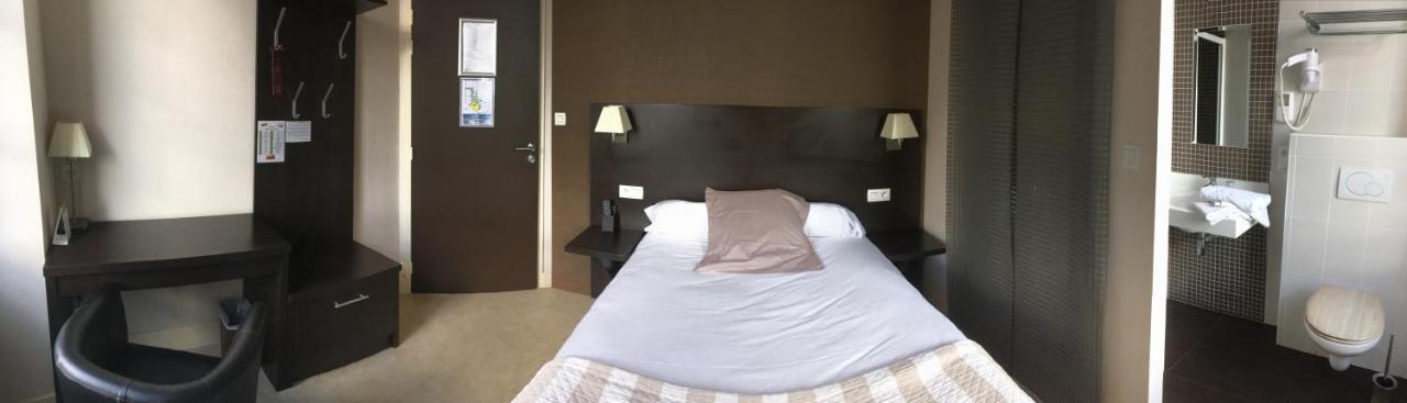 Le Relais Hotel Saint-Quentin-les-Anges Eksteriør billede